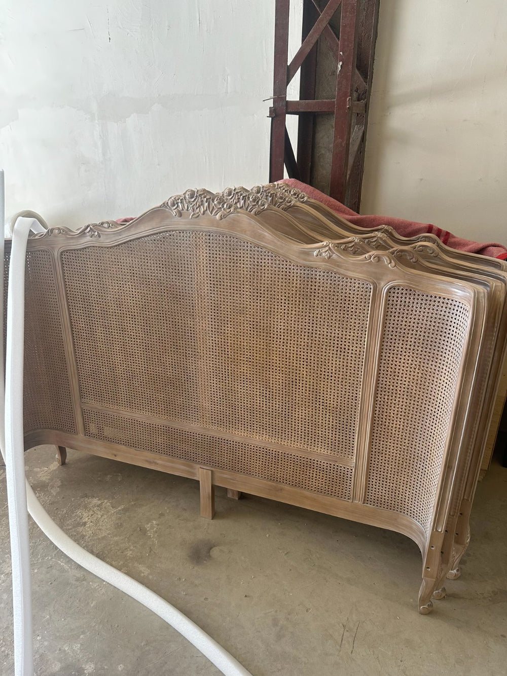 The headboard, finished