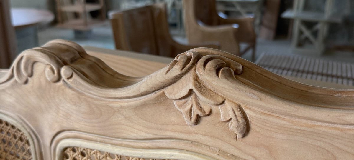 A crest, straight off the gouge
